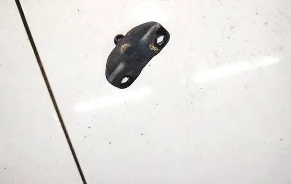Opel Corsa D Front door lock loop/hook striker 0547