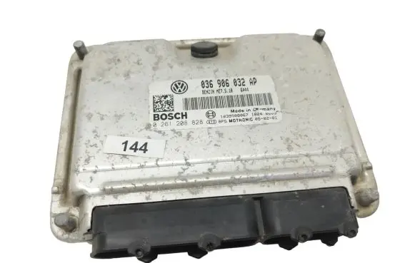Skoda Octavia Mk2 (1Z) Engine control unit/module 036906032AP 0261208828 1039S08067