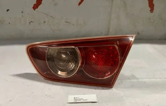 Mitsubishi Lancer Evolution Tailgate rear/tail lights