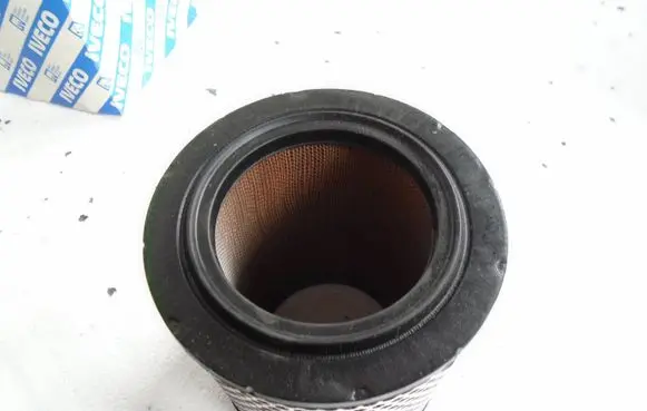 Iveco Daily 35 - 40.10 Air filter 1902457