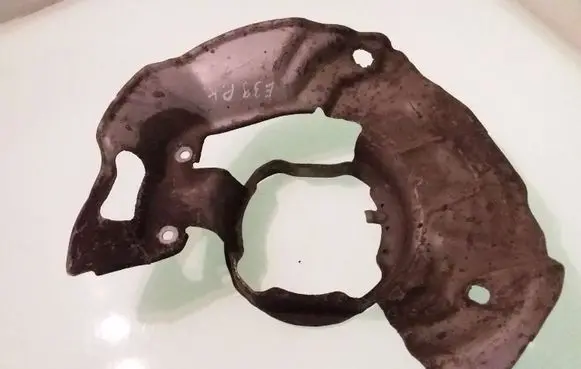 BMW 5 E39 Front brake disc dust cover plate 