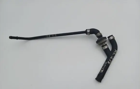 Audi A6 S6 C5 4B Vacuum line/pipe/hose 058133784Q