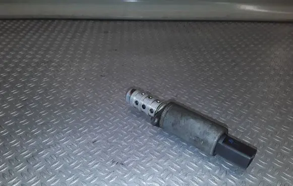 Volkswagen PASSAT B6 Camshaft vanos timing valve 