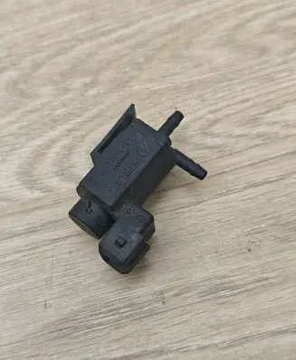 Volvo V70 Turbo solenoid valve 30611668 72224010 22240101