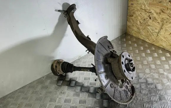 Audi Q7 4L Front wheel hub 7L0407258A 7L0407271E