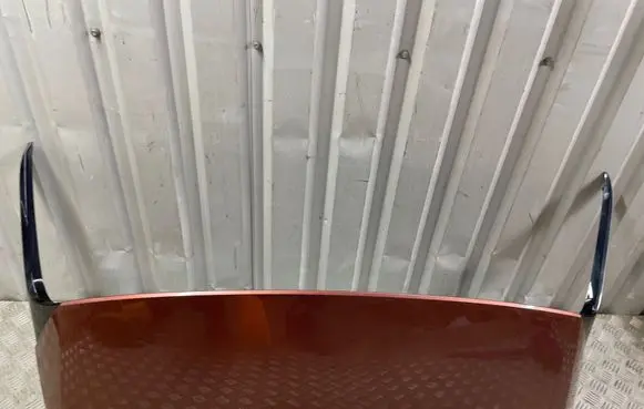 Tailgate/trunk spoiler