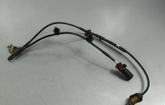 Suzuki Vitara (LY) ABS brake wheel speed sensor 170908