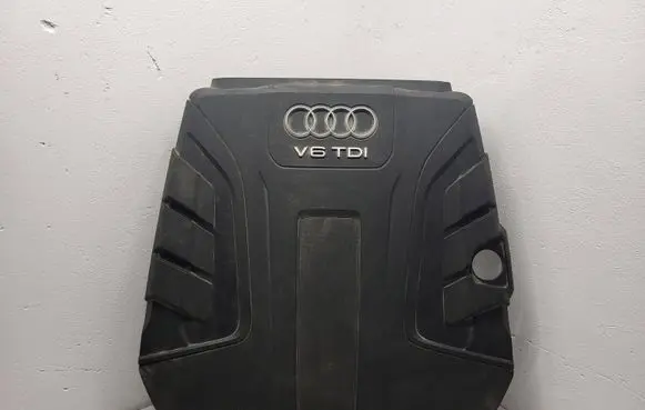 Audi Q7 4M Engine cover (trim) 4M0133849