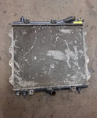 Chrysler PT Cruiser Coolant radiator P869423A 80162 869423A