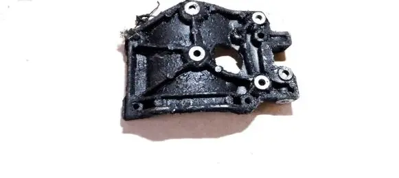 Ford Focus Engine mounting bracket 9646719580