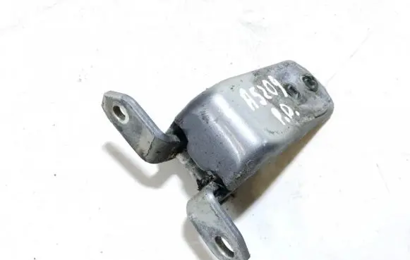Suzuki Grand Vitara II Front door upper hinge