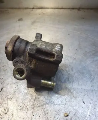 Volkswagen Golf IV Power steering pump 030145157