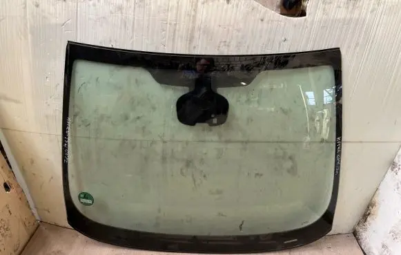 Opel Astra J Front windscreen/windshield window 