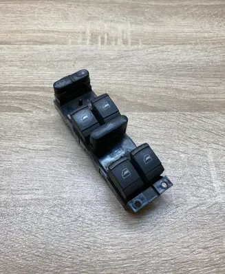 Volkswagen PASSAT B5 Electric window control switch