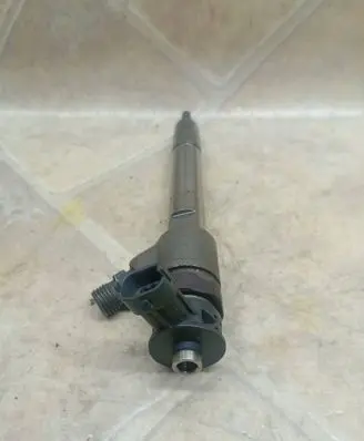 Fuel injector