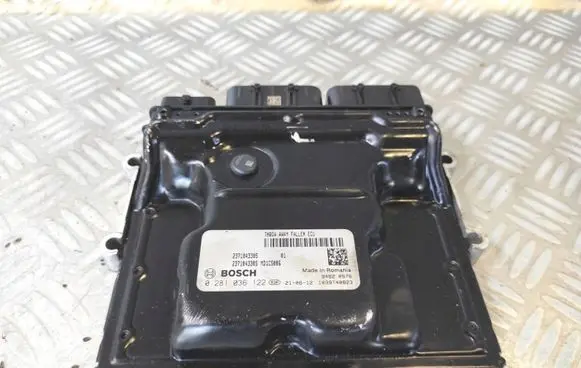Renault Trafic III (X82) Engine control unit/module 237104330S