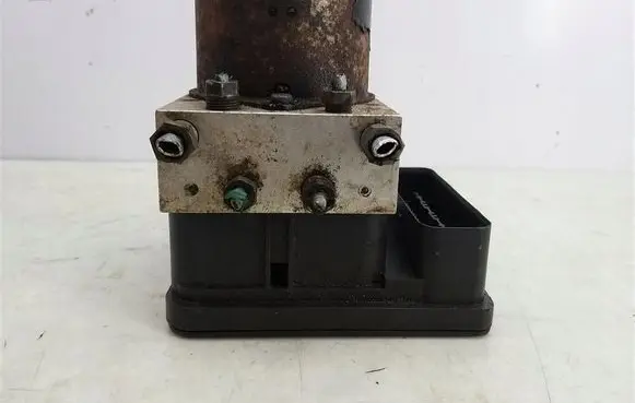Peugeot 206 CC ABS Pump 