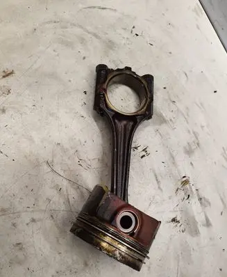 Volkswagen Sharan Piston with connecting rod