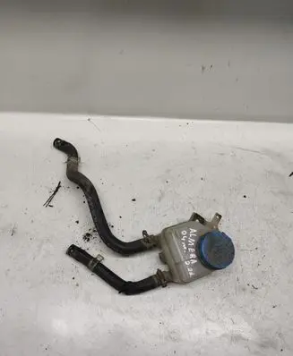 Nissan Almera Tino Brake fluid reservoir 