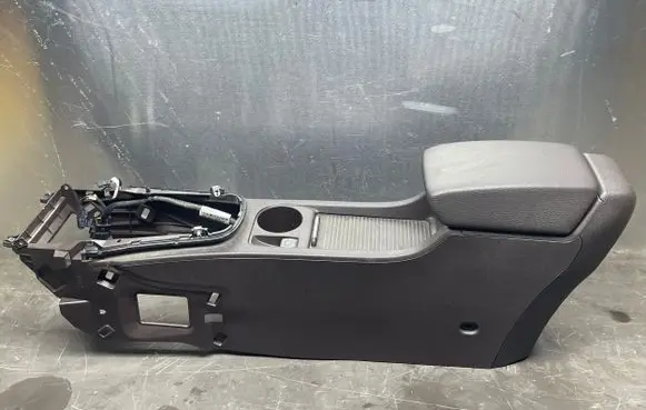 Opel Astra J Armrest 9918010581