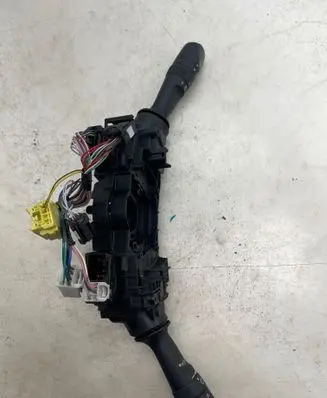 Lexus CT 200H Wiper turn signal indicator stalk/switch 17F852