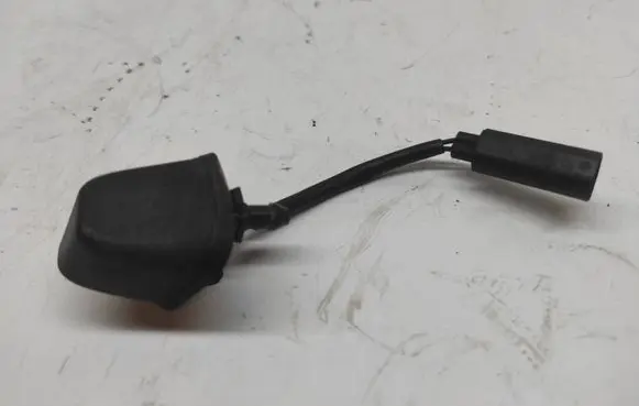 BMW 3 E90 E91 Windshield washer spray nozzle 7131299