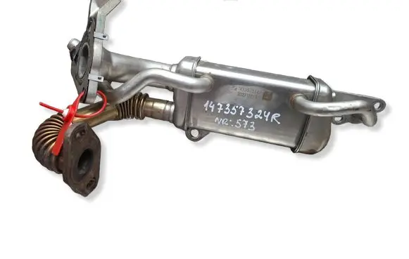 Renault Clio IV EGR valve cooler S27635573 147357324R