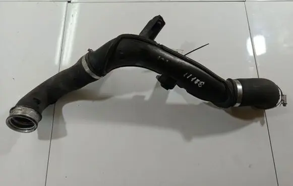 Volkswagen PASSAT CC Intercooler hose/pipe 