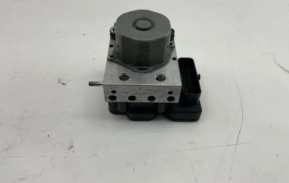 Mercedes-Benz A W176 ABS Pump A0004313700