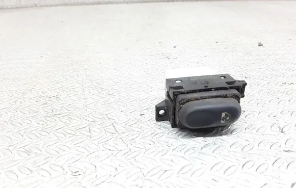 Renault Espace III Electric window control switch 7700875677