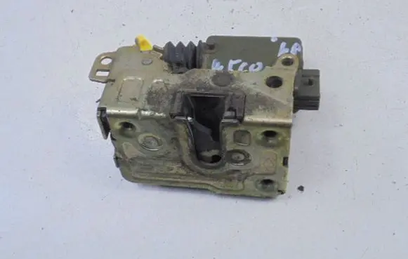 Iveco Daily 3rd gen Front door lock