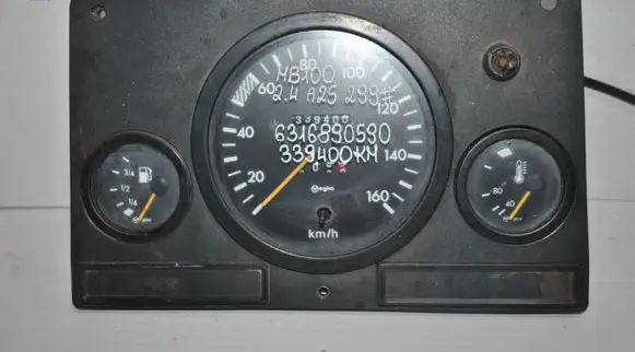 Mercedes-Benz 100 W631 Speedometer (instrument cluster) 6316890590