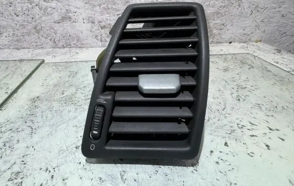 Volvo XC90 Dashboard side air vent grill/cover trim 3409399
