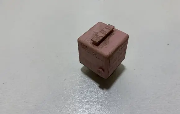 BMW 5 E39 Other relay 8365326 0332019168