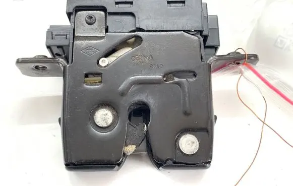Nissan Qashqai Tailgate exterior lock 90502AV70B