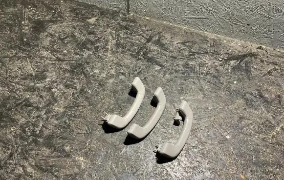 BMW 5 GT F07 A set of handles for the ceiling 