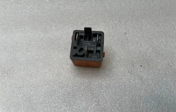 BMW 3 E46 Other relay 1378238