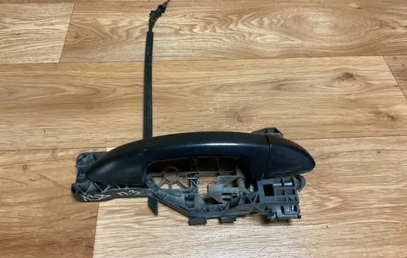 Volkswagen PASSAT B6 Rear door exterior handle 3C0837886G 5G0837886C