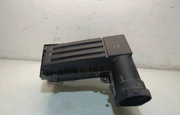 Volkswagen Tiguan Air filter box 1K0129607AG 1K0129601BC