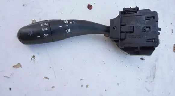 Hyundai i30 Tailgate/trunk/boot open switch 
