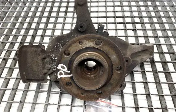 Renault Laguna III Front wheel hub spindle knuckle 