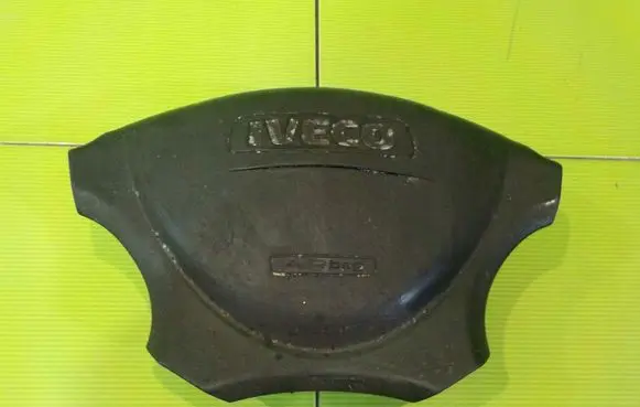 Iveco Daily 35.8 - 9 Steering wheel airbag 00504149858 12AB15