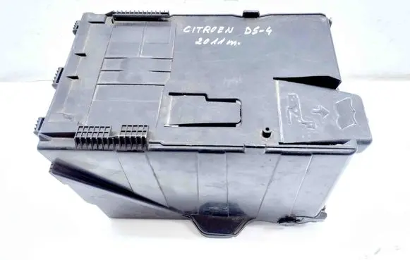 Battery box tray
