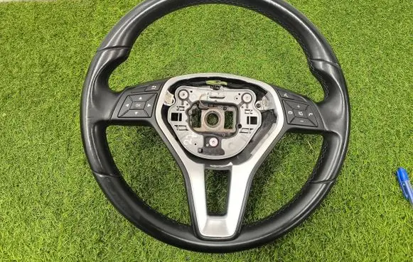 Mercedes-Benz B W246 W242 Steering wheel A2184609103