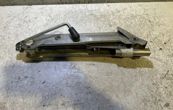 Audi A2 Lift Jack 8Z0011031A