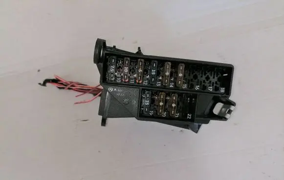 Mercedes-Benz GL X166 Fuse module A1665456840 1665456840
