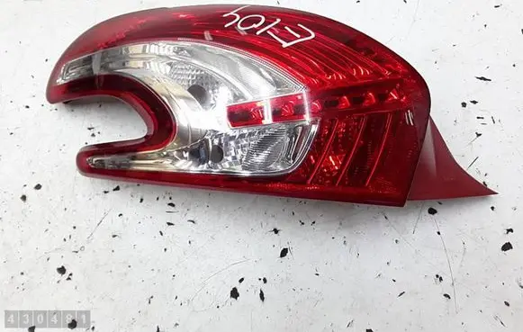 Peugeot 208 Rear/tail lights 9672628280