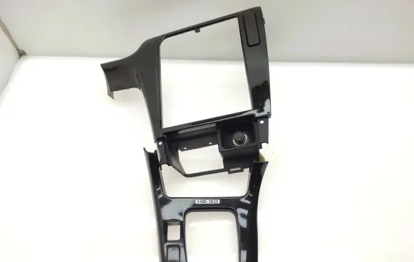 Subaru Outback Radio/GPS head unit trim 