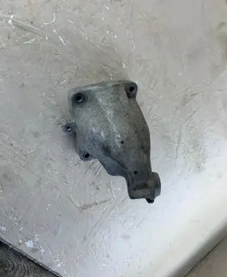 Mercedes-Benz S W221 Engine mounting bracket A6422230104 AI7600