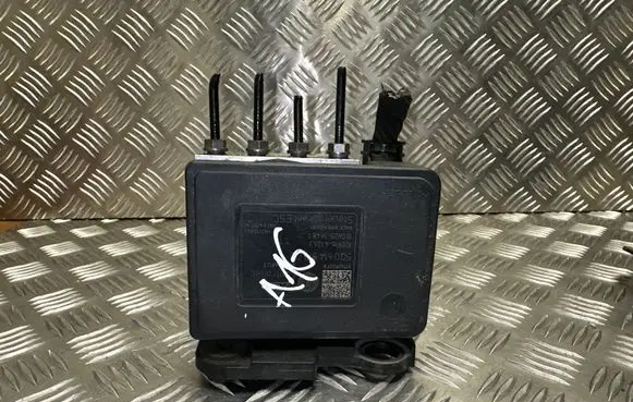 Volkswagen PASSAT B8 ABS Pump 10091643263